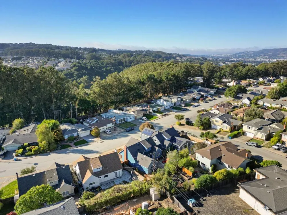 2425 Crestmoor Drive San Bruno, CA 94066