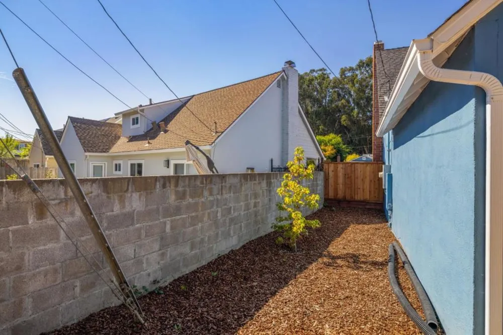2425 Crestmoor Drive San Bruno, CA 94066