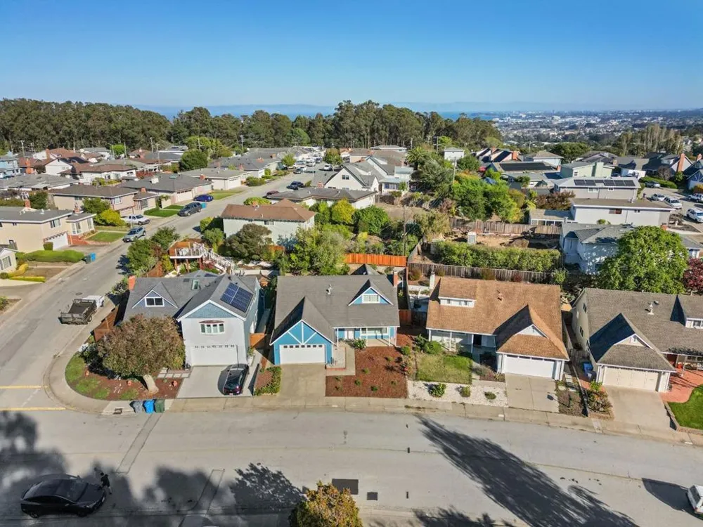 2425 Crestmoor Drive San Bruno, CA 94066