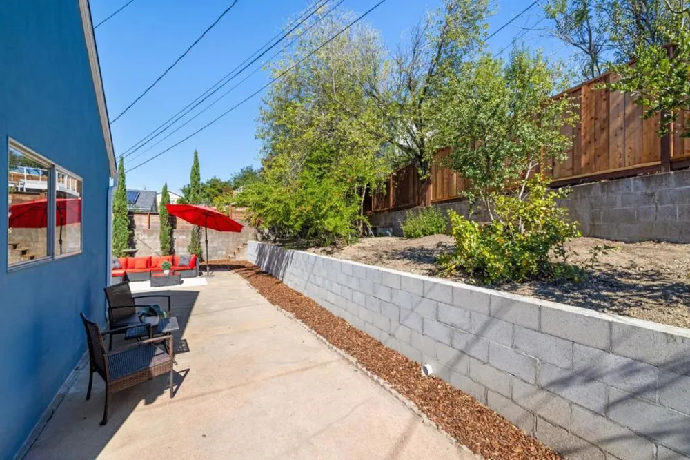 2425 Crestmoor Drive San Bruno, CA 94066