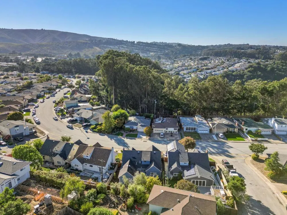 2425 Crestmoor Drive San Bruno, CA 94066