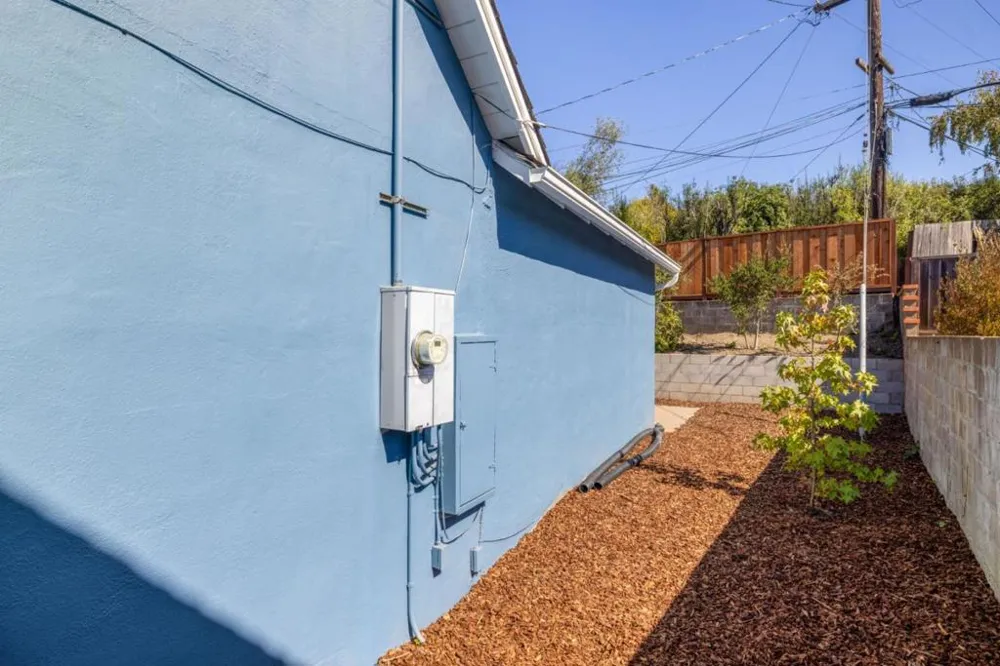 2425 Crestmoor Drive San Bruno, CA 94066