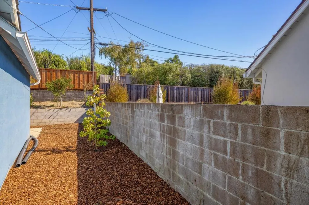 2425 Crestmoor Drive San Bruno, CA 94066
