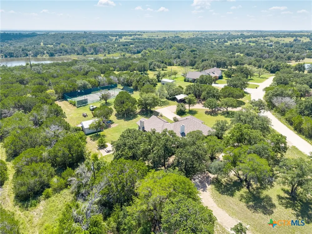 725 County Road 300 Hamilton, TX 76531