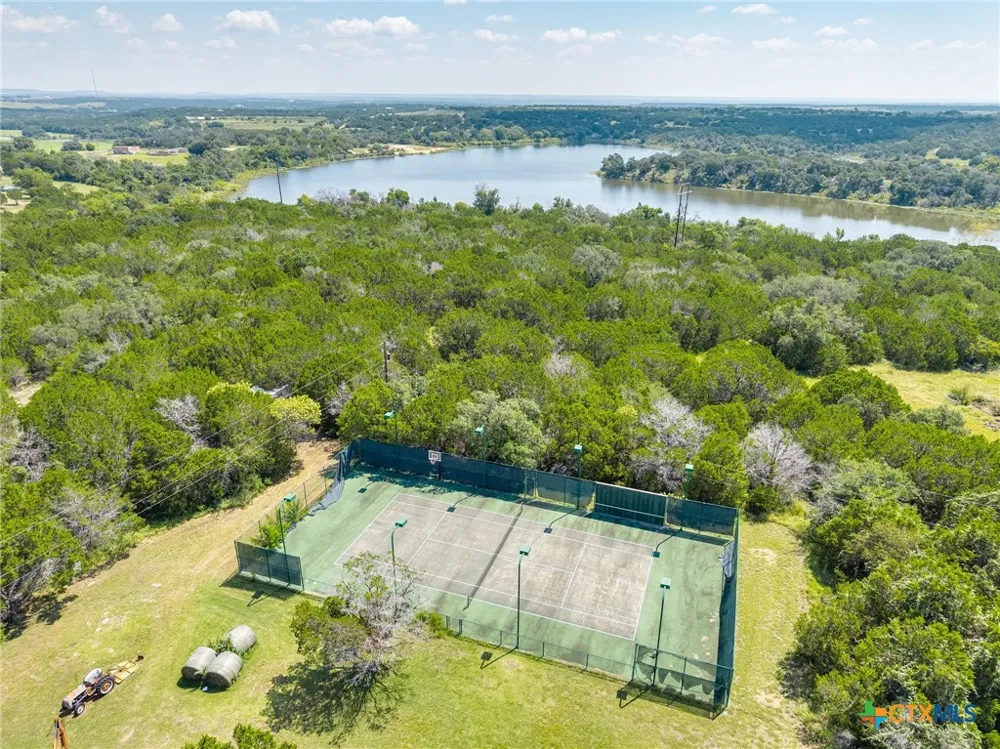 725 County Road 300 Hamilton, TX 76531