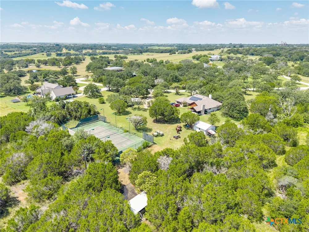 725 County Road 300 Hamilton, TX 76531