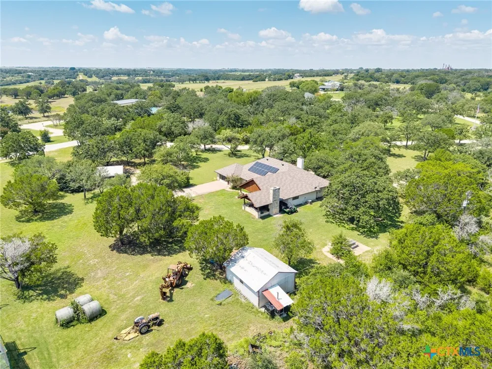 725 County Road 300 Hamilton, TX 76531