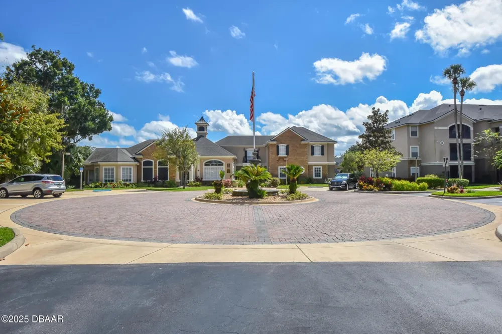 940 Village Trail #6-109 Port Orange, FL 32127