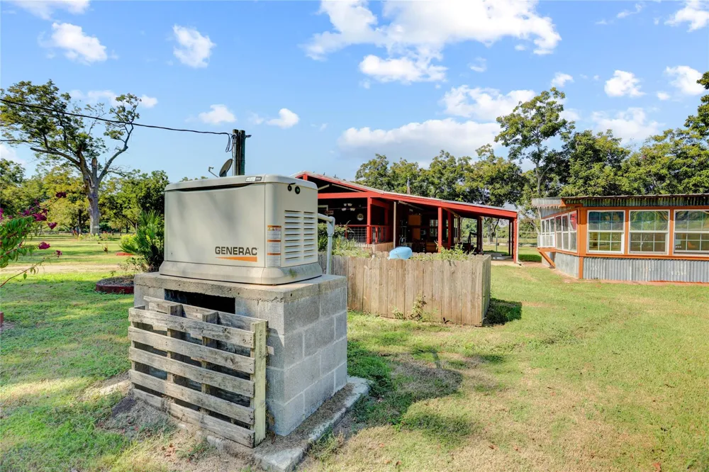 11861 County Road 160 Road Boling, TX 77420
