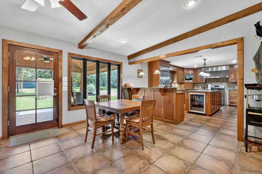 725 County Road 300 Hamilton, TX 76531