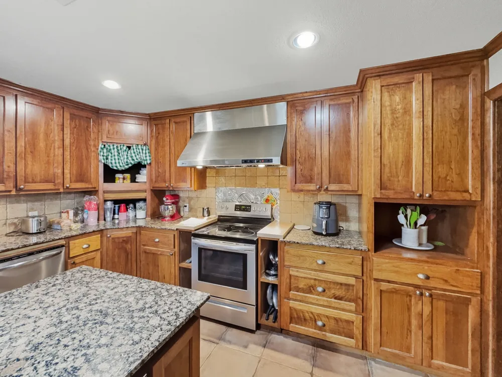 725 County Road 300 Hamilton, TX 76531