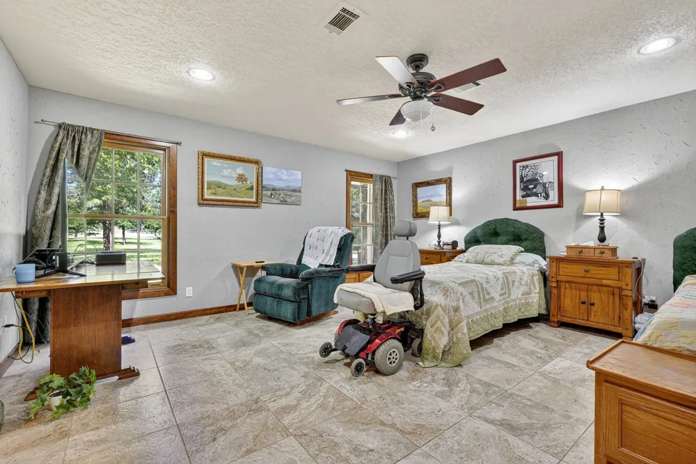 725 County Road 300 Hamilton, TX 76531