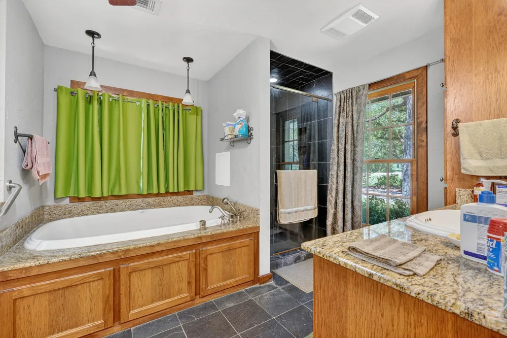 725 County Road 300 Hamilton, TX 76531