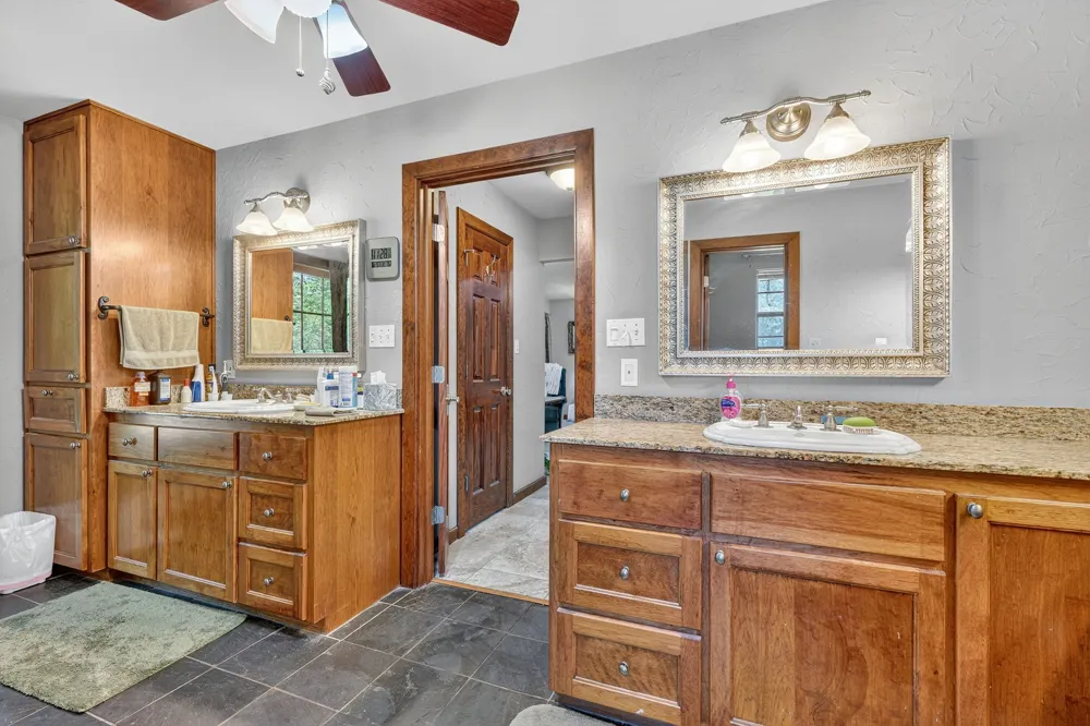 725 County Road 300 Hamilton, TX 76531