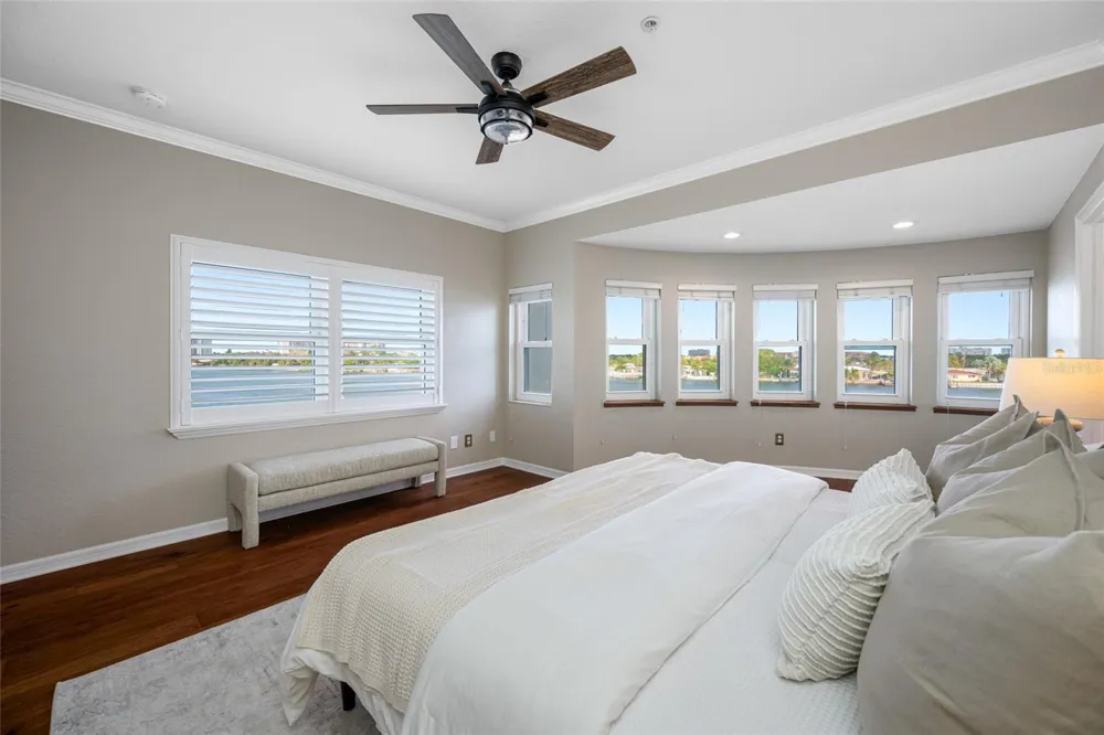 8575 SUNSET COURT Treasure Island, FL 33706