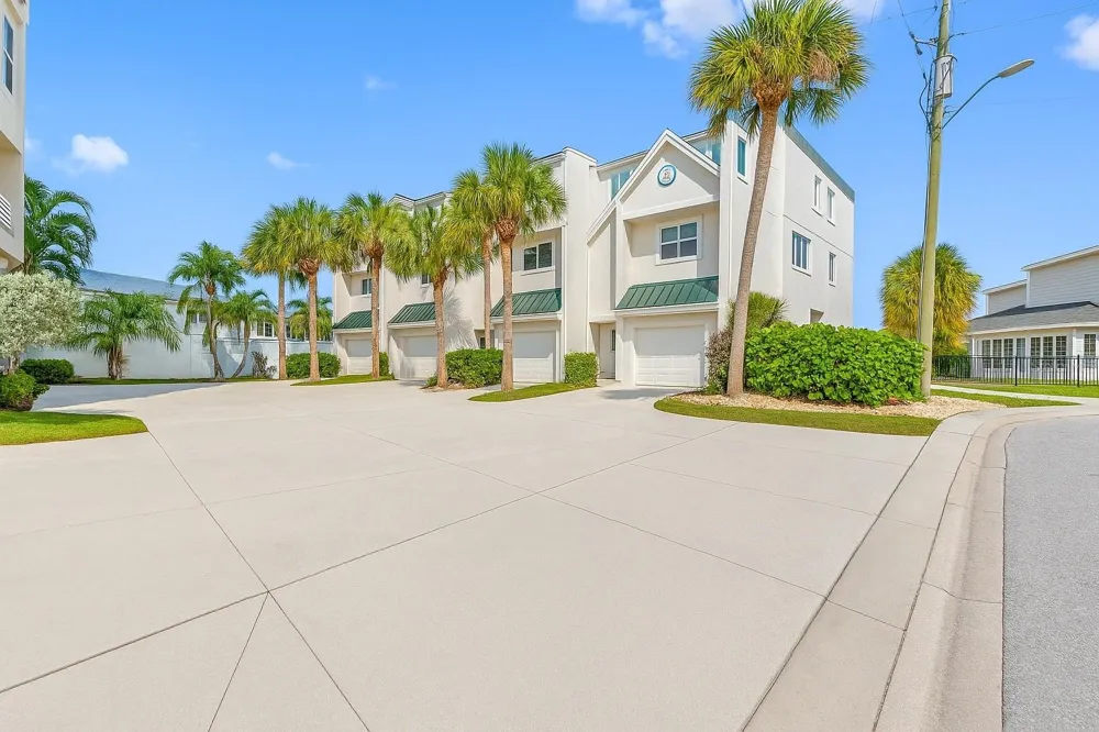 8575 SUNSET COURT Treasure Island, FL 33706