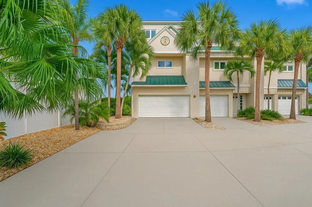8575 SUNSET COURT Treasure Island, FL 33706
