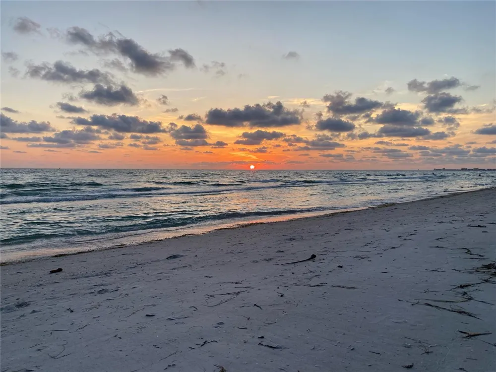 8575 SUNSET COURT Treasure Island, FL 33706