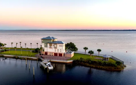 6701 Yacht Club Drive