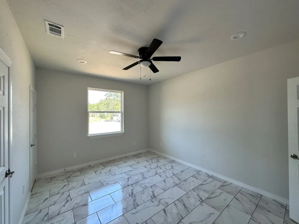 501 Maple Street Taylor, TX 76574