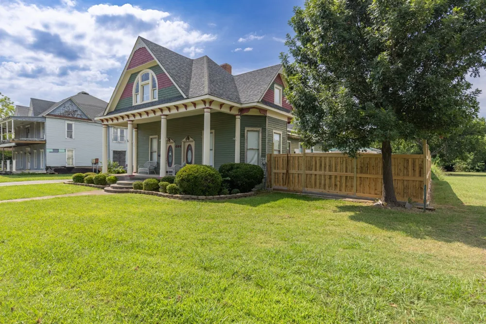 404 E Main Street Ladonia, TX 75449