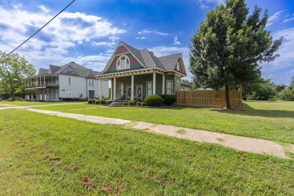404 E Main Street Ladonia, TX 75449