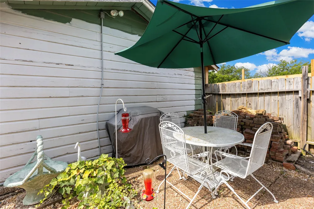 404 E Main Street Ladonia, TX 75449