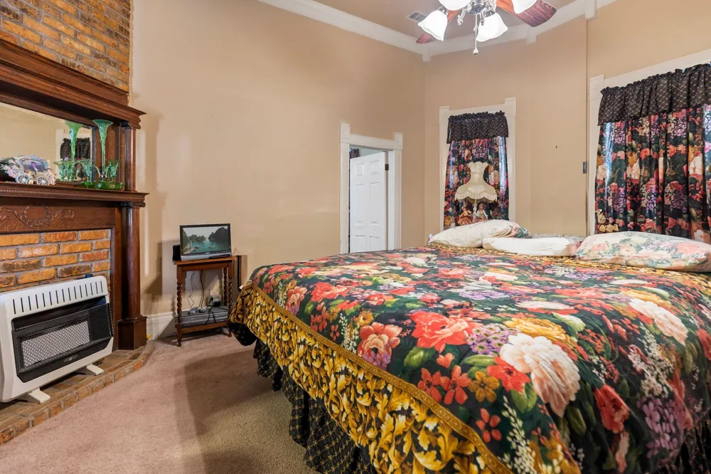 404 E Main Street Ladonia, TX 75449