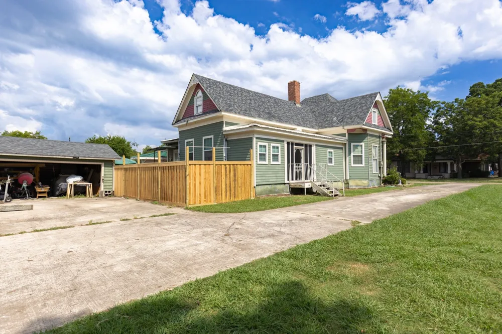 404 E Main Street Ladonia, TX 75449