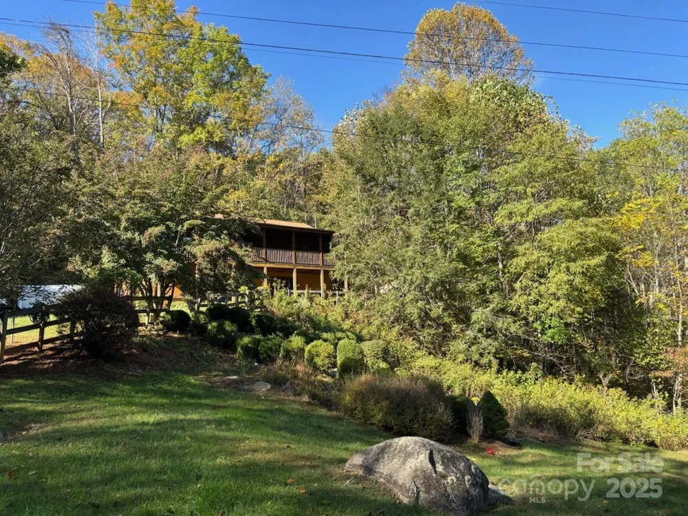 408 Dora Lane Bakersville, NC 28705