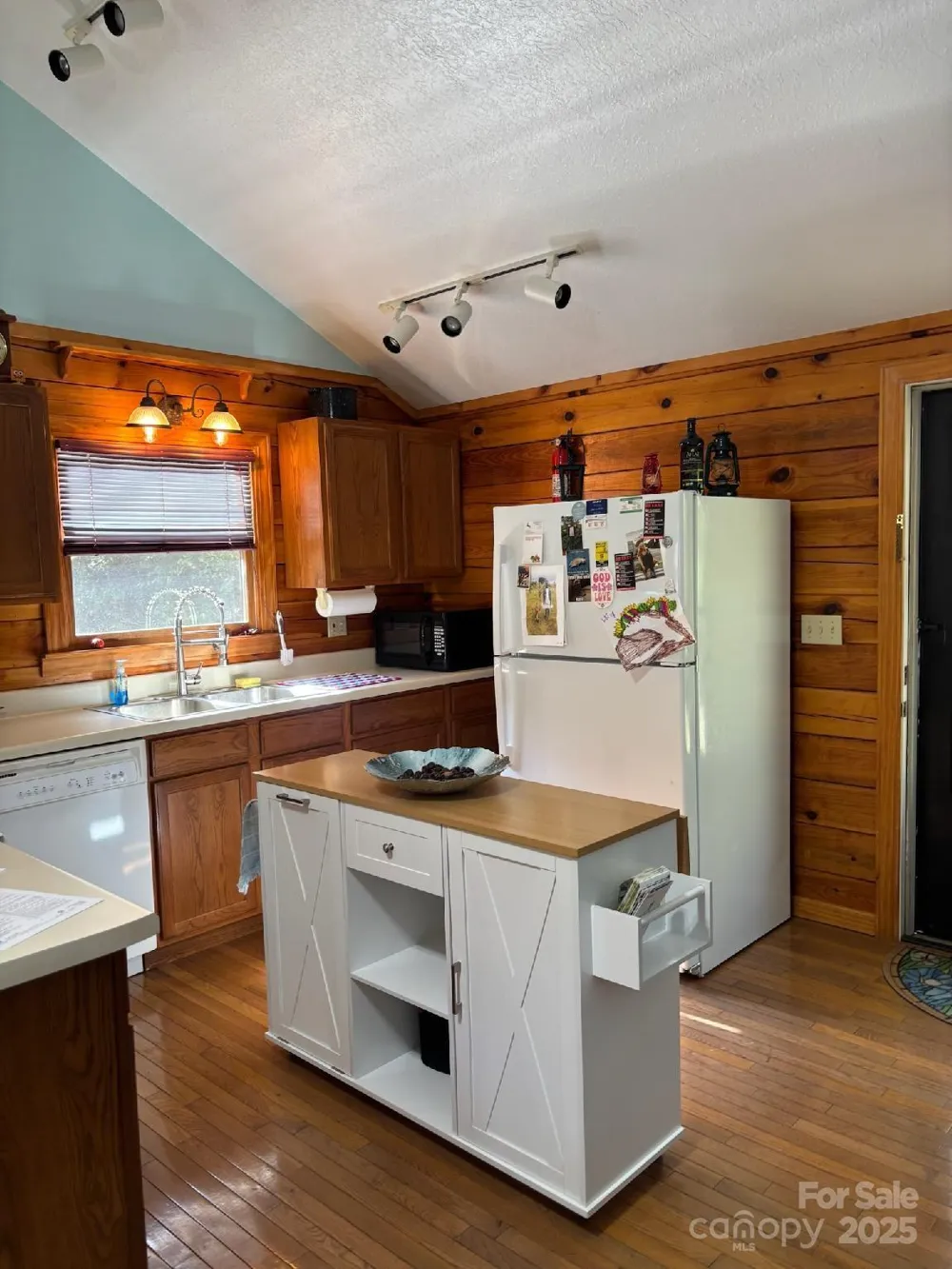408 Dora Lane Bakersville, NC 28705