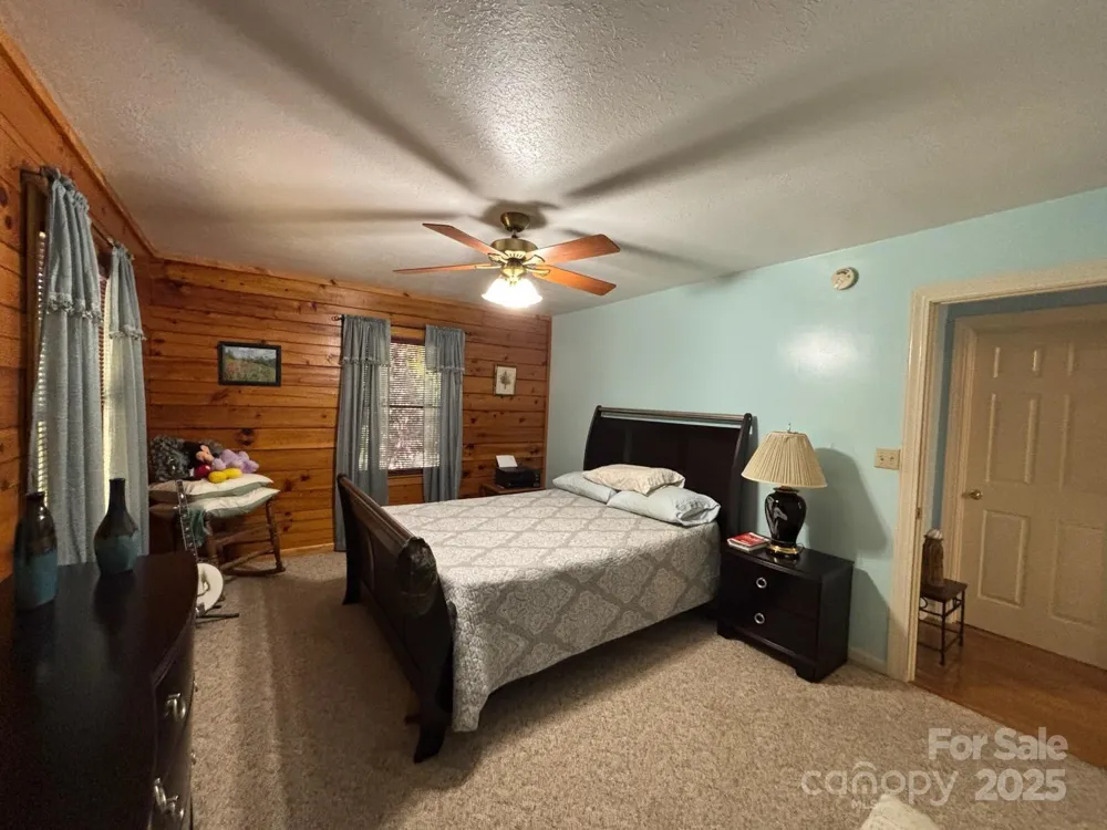 408 Dora Lane Bakersville, NC 28705