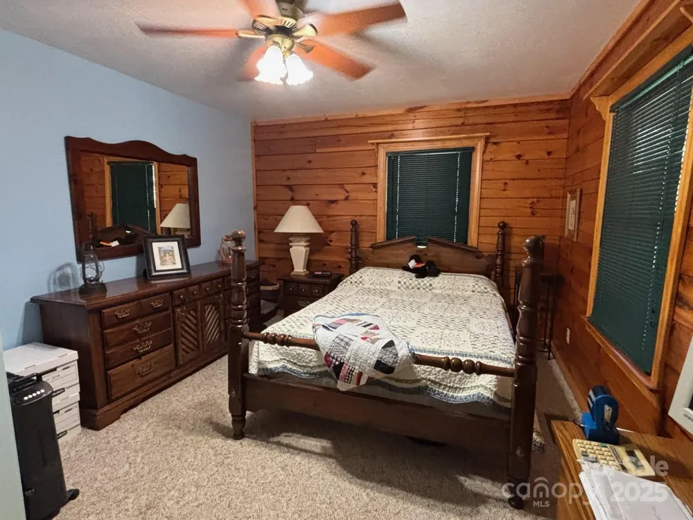 408 Dora Lane Bakersville, NC 28705