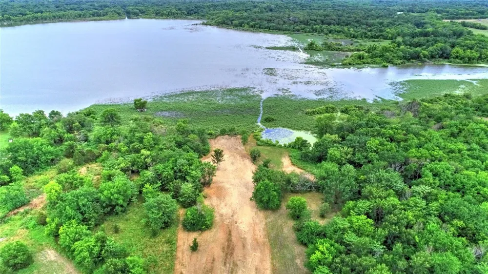 10560 Lago Vista Quinlan, TX 75474