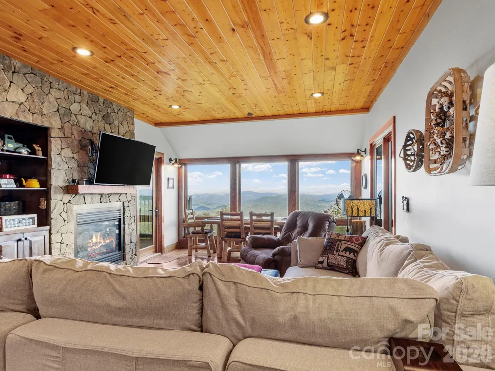 80 Slickrock Road #A4 Burnsville, NC 28714