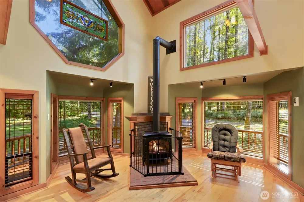 56818 387th Avenue Ct E Ashford, WA 98304