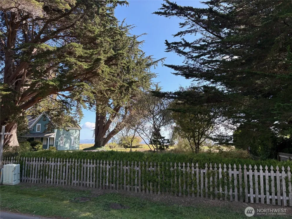 33880 Territory Road Oysterville, WA 98640
