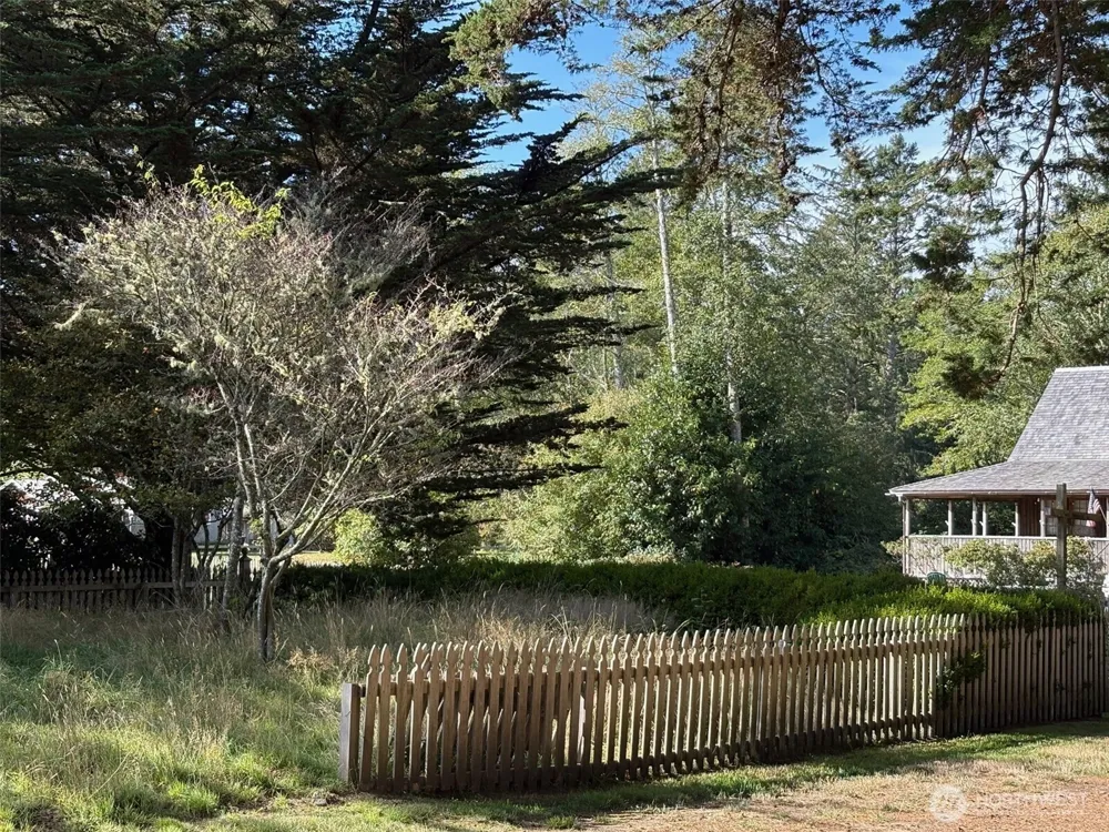 33880 Territory Road Oysterville, WA 98640