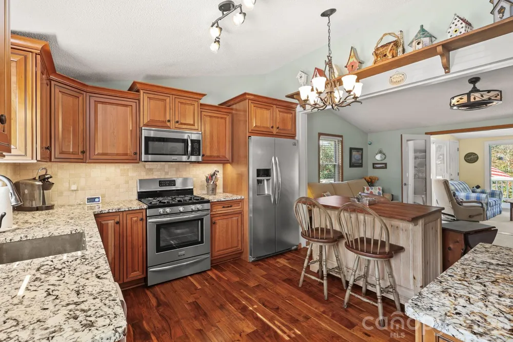 228 Snowshoe Loop Newland, NC 28657