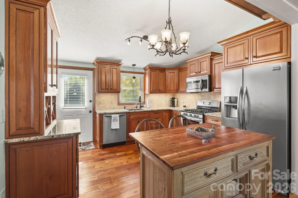 228 Snowshoe Loop Newland, NC 28657