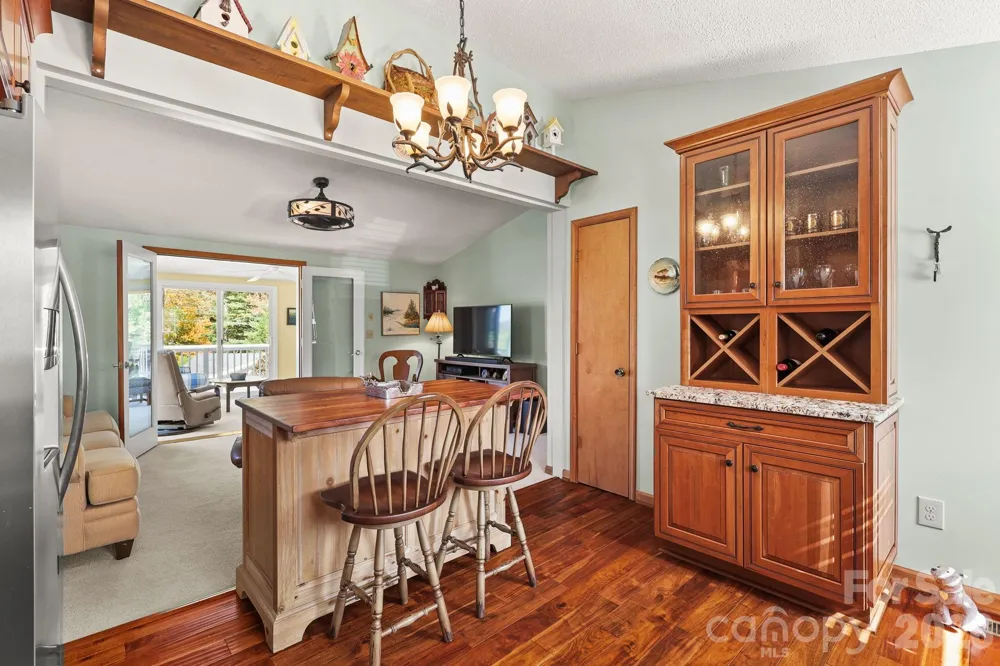 228 Snowshoe Loop Newland, NC 28657