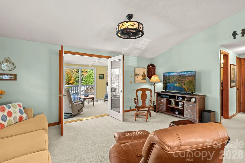 228 Snowshoe Loop Newland, NC 28657