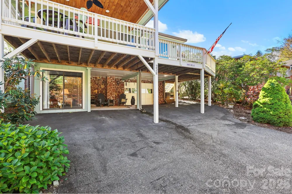 228 Snowshoe Loop Newland, NC 28657