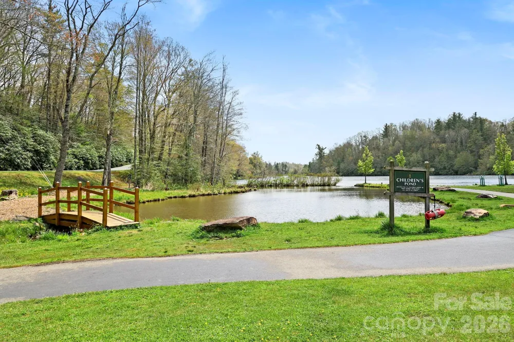 228 Snowshoe Loop Newland, NC 28657