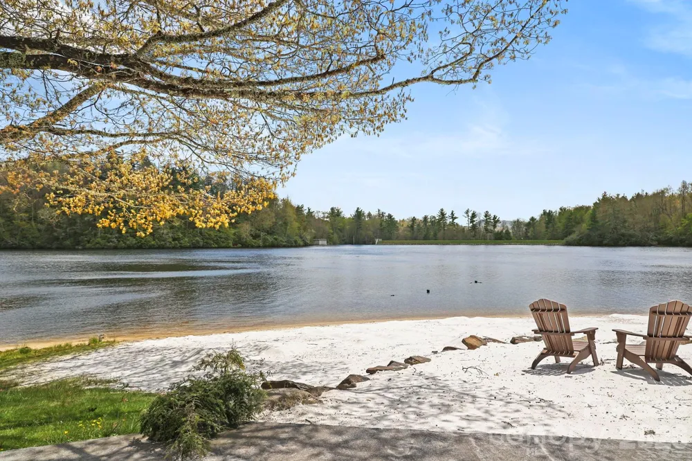 228 Snowshoe Loop Newland, NC 28657