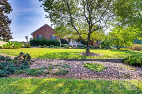 3132 Fox Den Circle