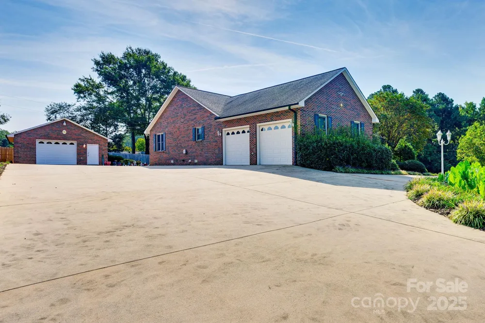 3132 Fox Den Circle Iron Station, NC 28080