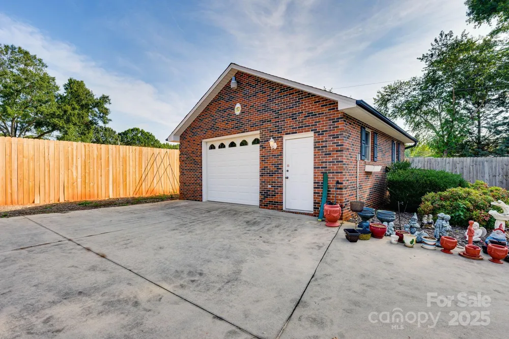3132 Fox Den Circle Iron Station, NC 28080
