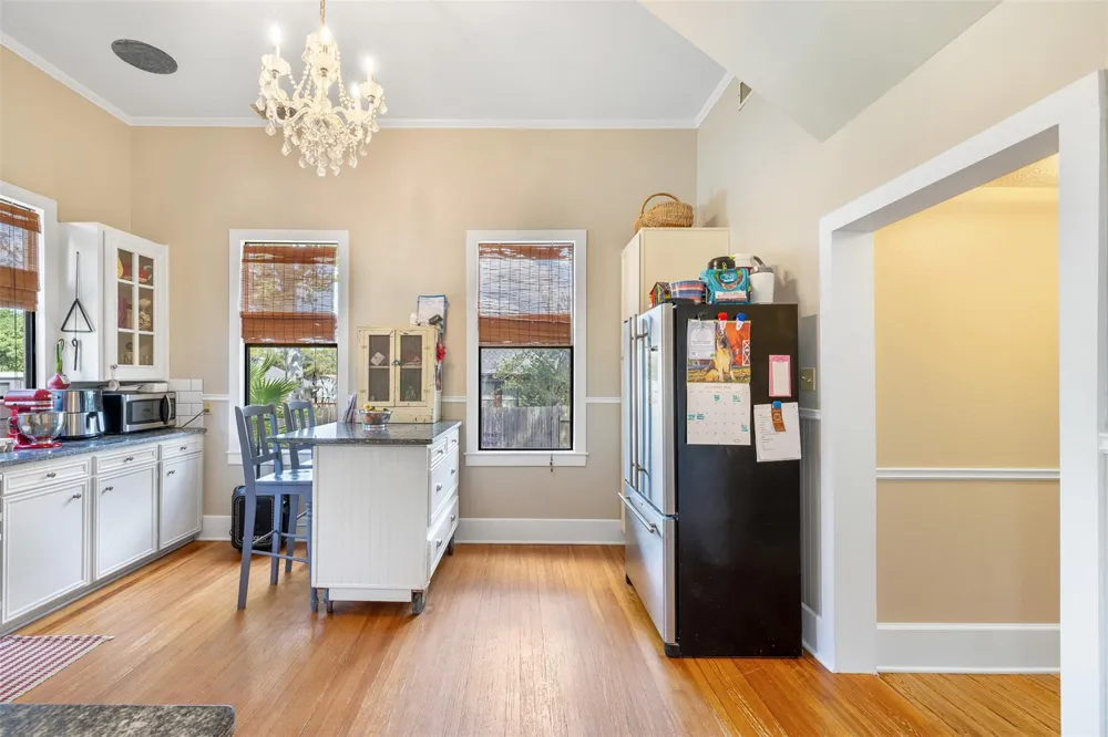222 Harris Street Bellville, TX 77418