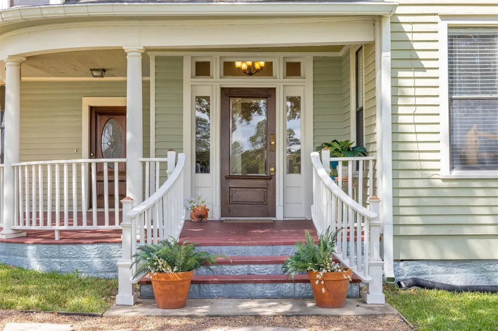 222 Harris Street Bellville, TX 77418